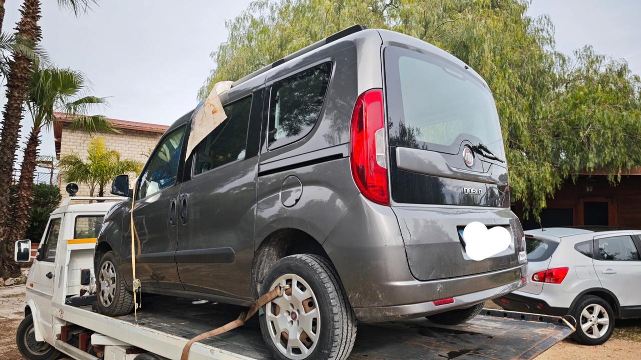 Fiat Doblò 1.6 M-Jet 7 posti 95cv incidentato solo parte superiore