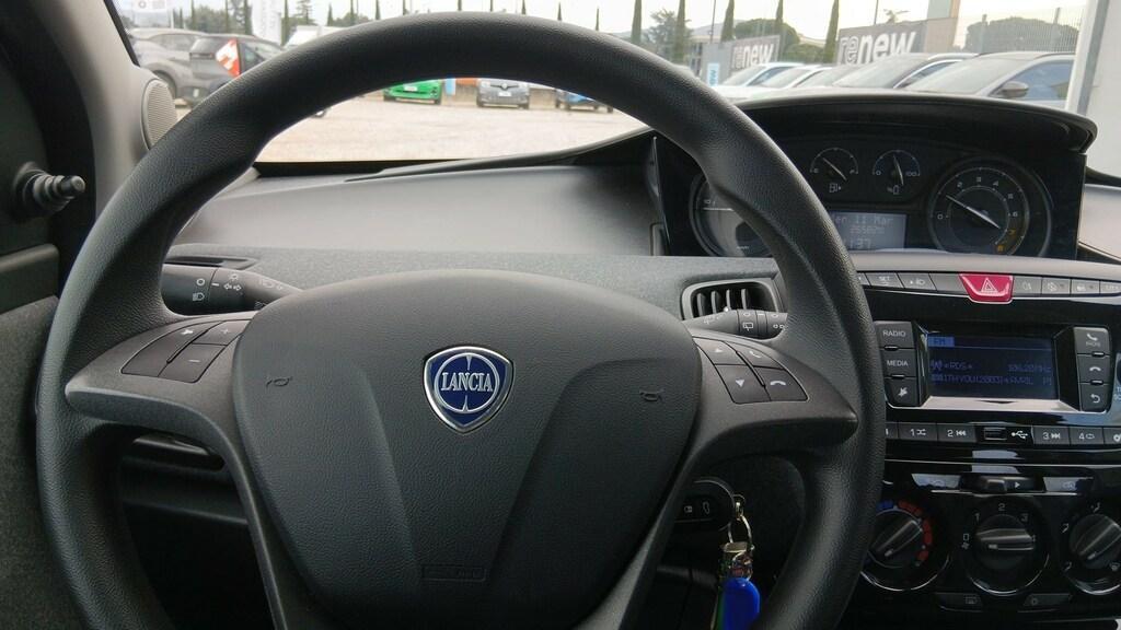 Lancia Ypsilon 5 Porte 1.0 FireFly Hybrid Silver