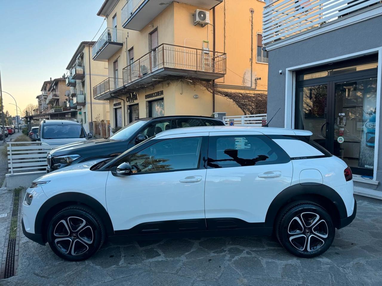 CITROEN C4 CACTUS BlueHDI 120 EAT6 SHINE P. NEOP.