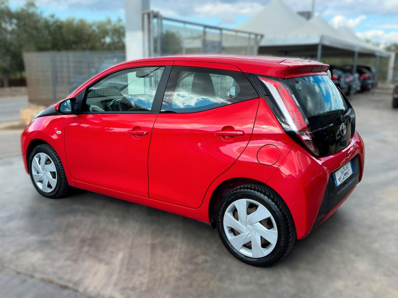 Toyota Aygo 1.0 VVT-i 69 CV 5 porte x-cool TSS