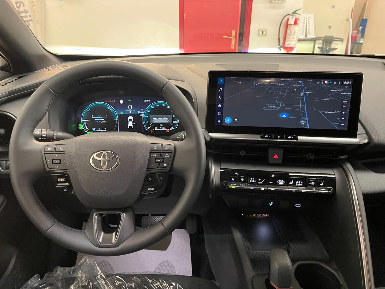 Toyota C-HR Trend 2.0 phev e-cvt-LEGGI SOTTO