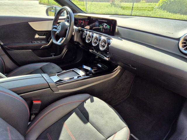 MERCEDES-BENZ A 200 Automatic AMG Line Advanced Plus