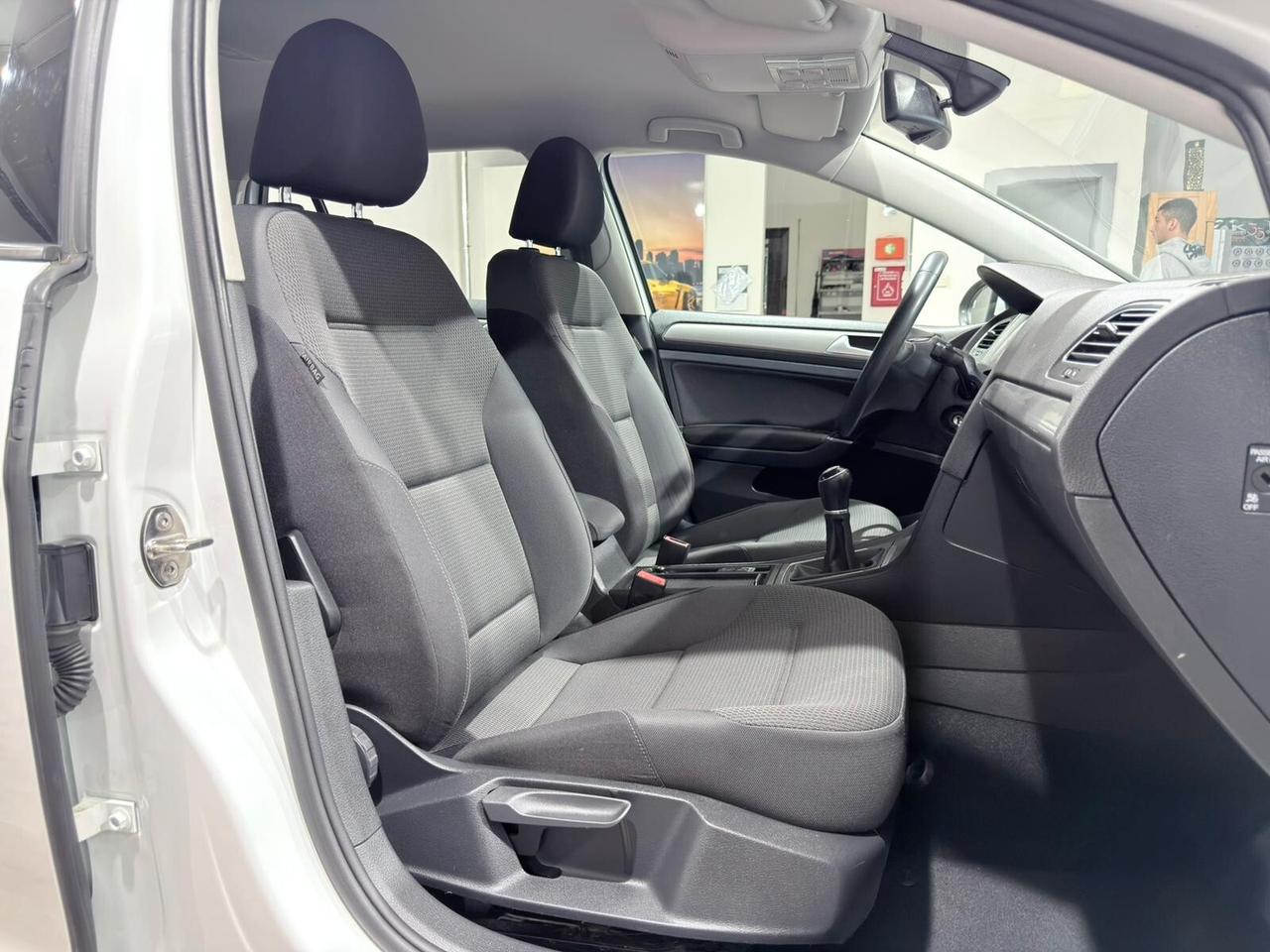 VOLKSWAGEN GOLF 1.6TDI 110CV 5P 2017 105.000km