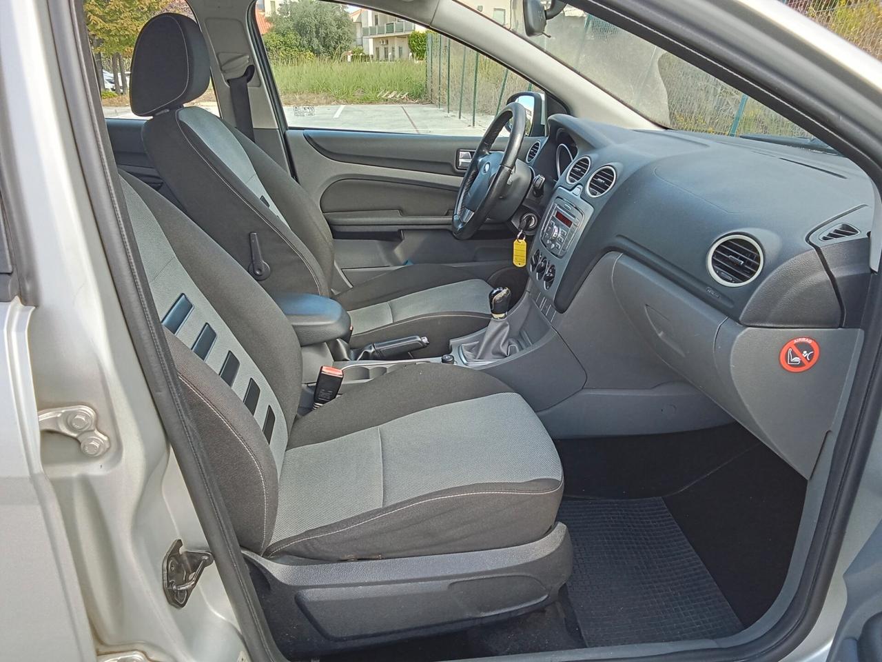 FORD Focus +SW 1.6 TDCI 90 RESTYLING