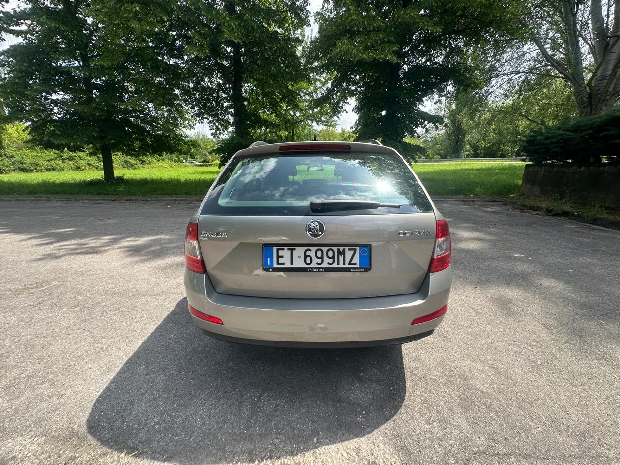 Skoda Octavia 1.6 TDI CR 105 CV Elegance