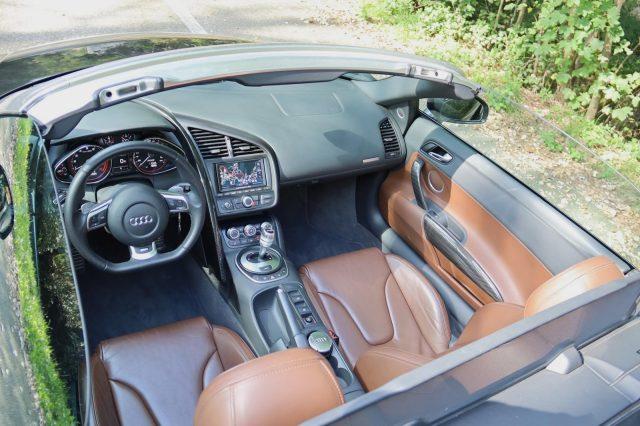 AUDI R8 Spyder 5.2 V10 FSI quattro R tronic