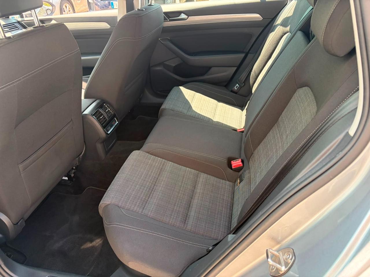 Volkswagen Passat Variant 1.5 TSI ACT DSG Business