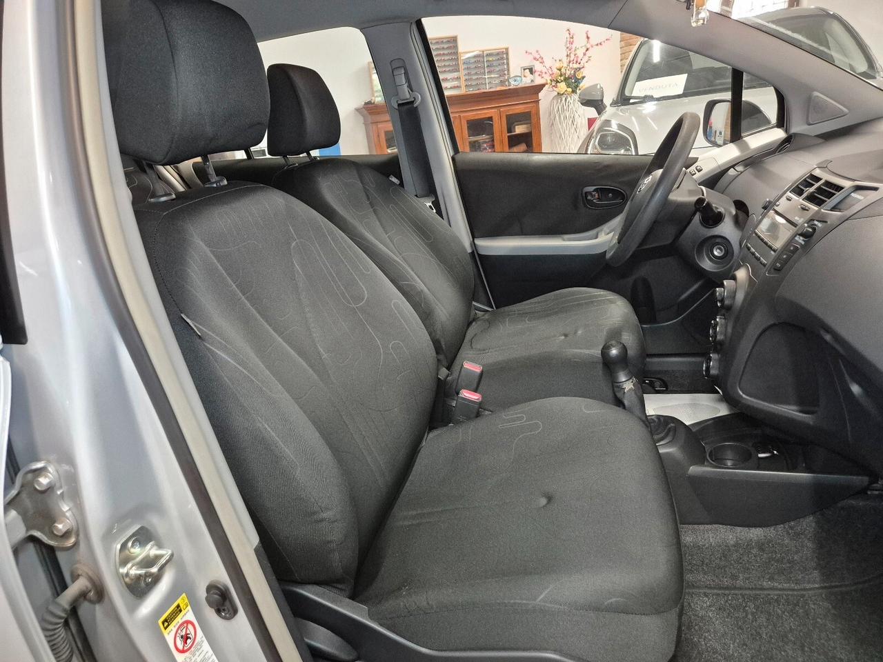 Toyota Yaris 1.0 5 porte Sol