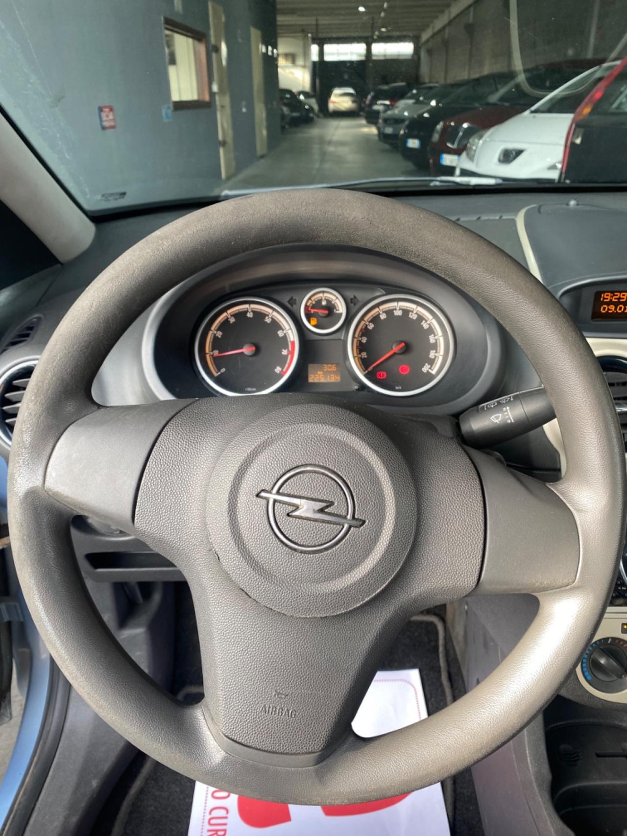 Opel Corsa 1.2 3 porte Easytronic Club Neopatentati Benzina
