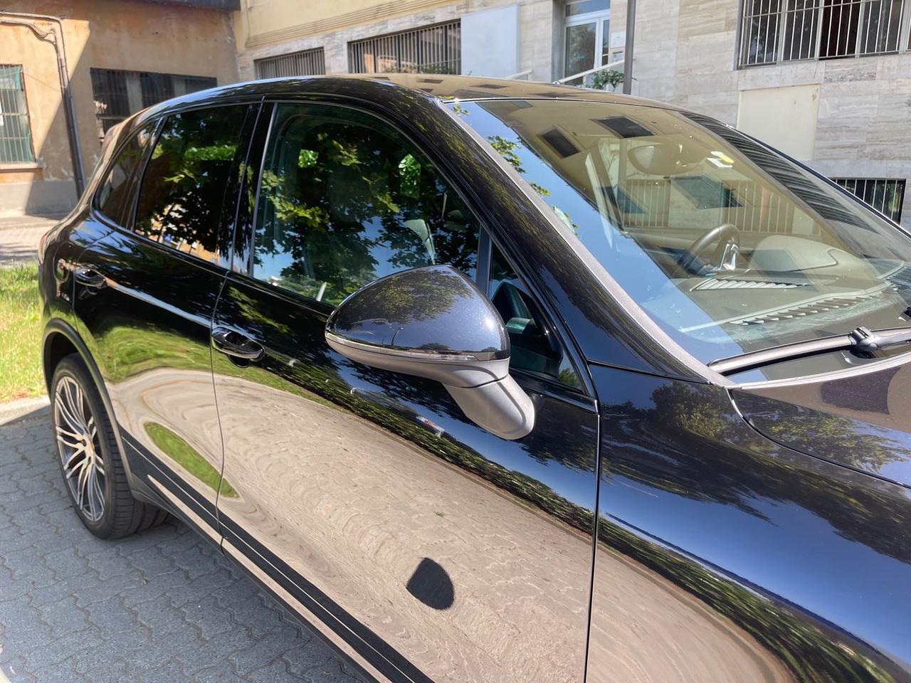 Porsche Cayenne Platinum Edition 3.0 #6240