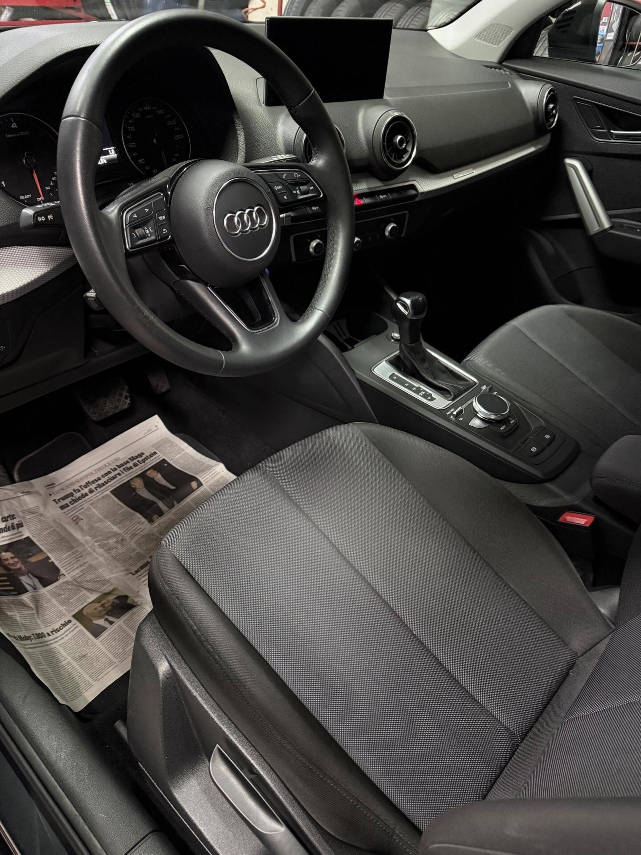 Audi Q2 30 TDI S tronic Identity Black