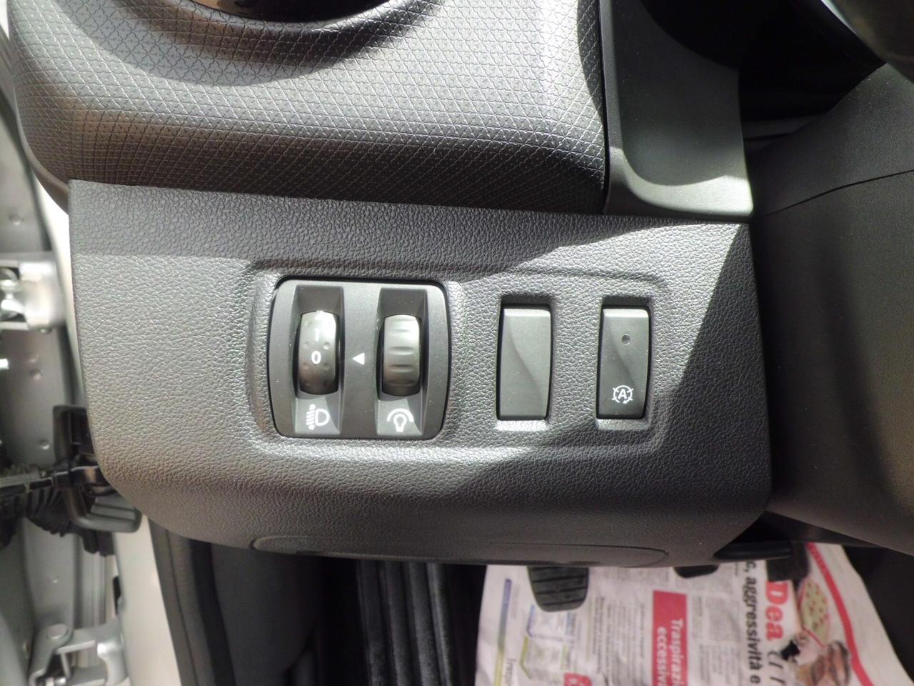 Renault Clio dCi 8V 90 CV 5 porte Moschino Intens