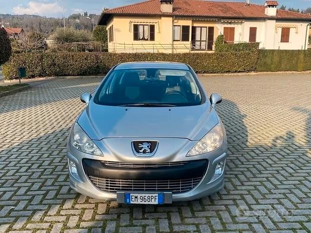Peugeot 308 1.6 8V e-HDi 112CV Stop&Start robotiz. 5p. Allure