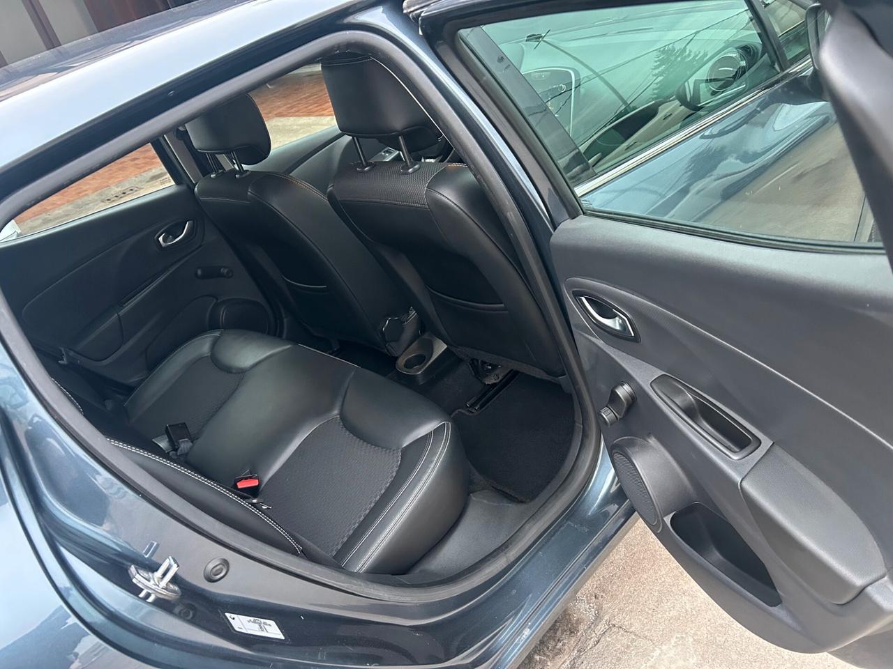 Renault Clio dCi 8V 75 CV 5 porte Moschino Zen