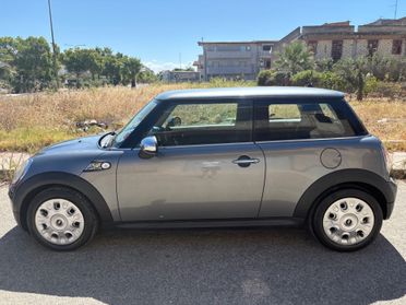 Mini 1.6 16V Abbey Road D