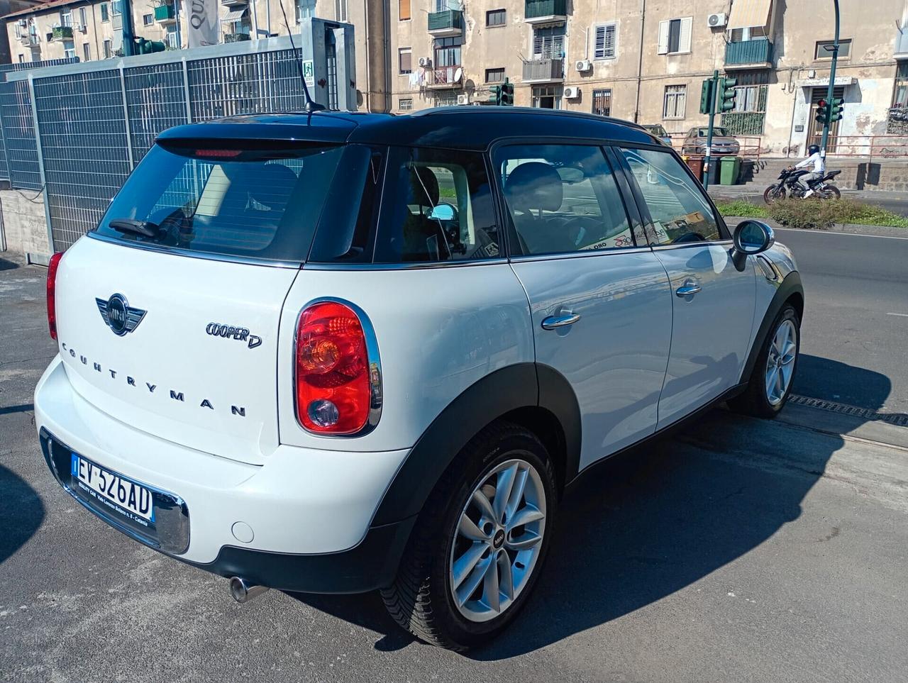 MINI COUNTRYMAN INTROVABILE CON 37.000 KM 1.6 DIESEL