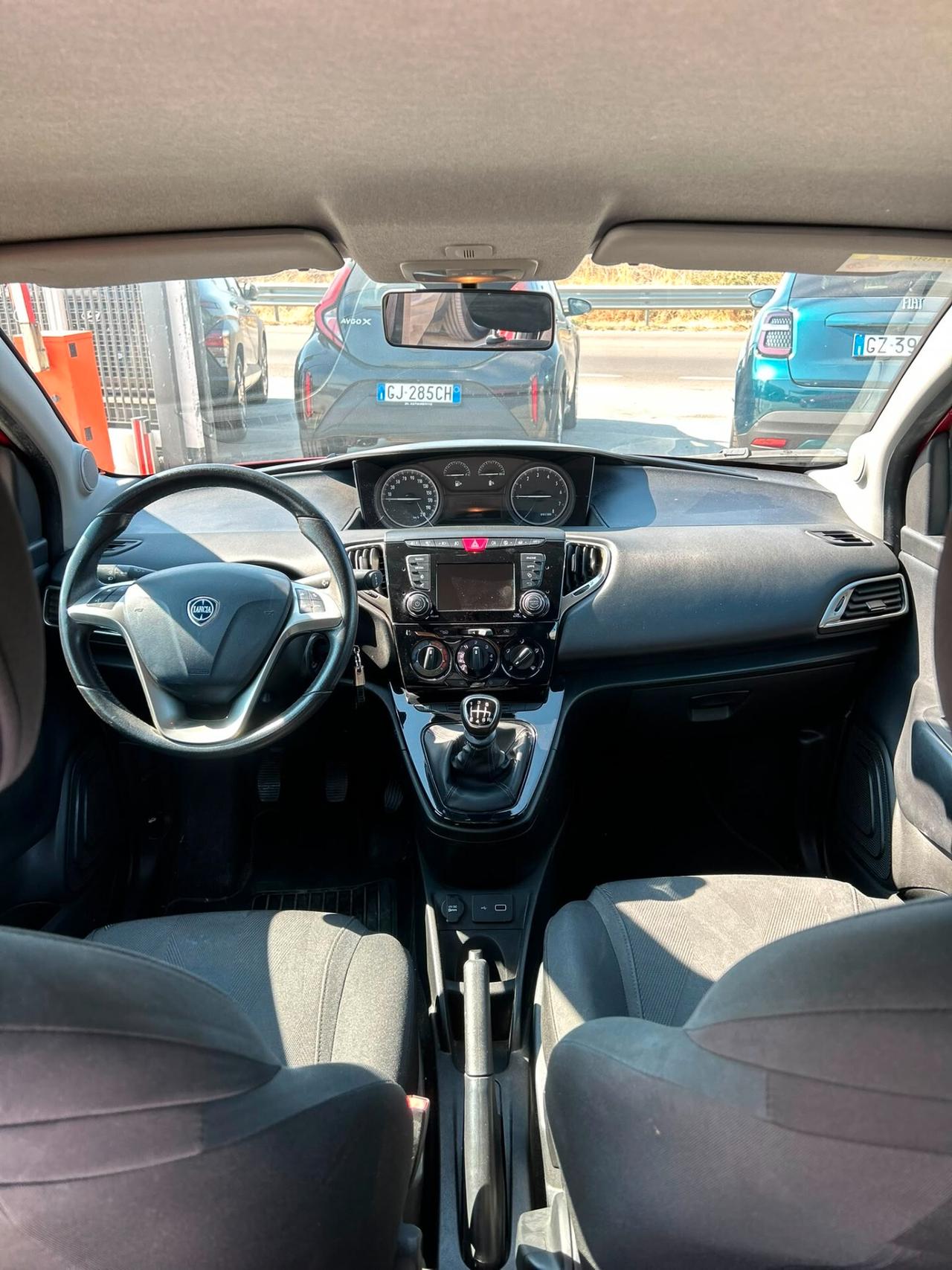 Lancia Ypsilon 1.0 FireFly 5 porte Hybrid Ecochic Gold