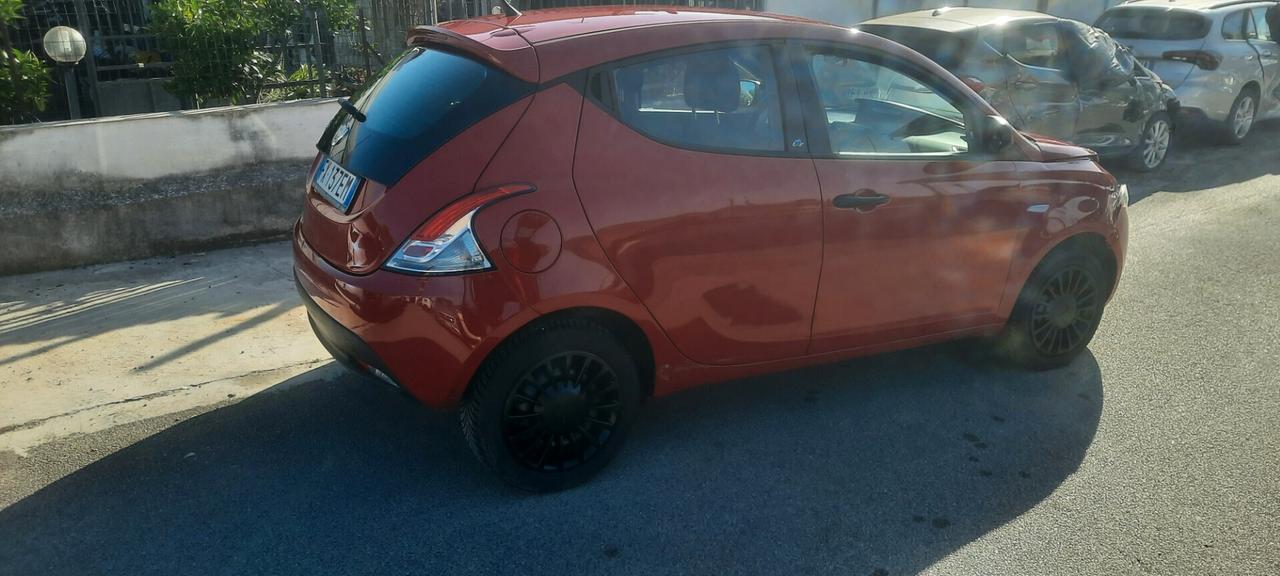 Lancia Ypsilon 1.2 69 CV 5 porte anno 2019