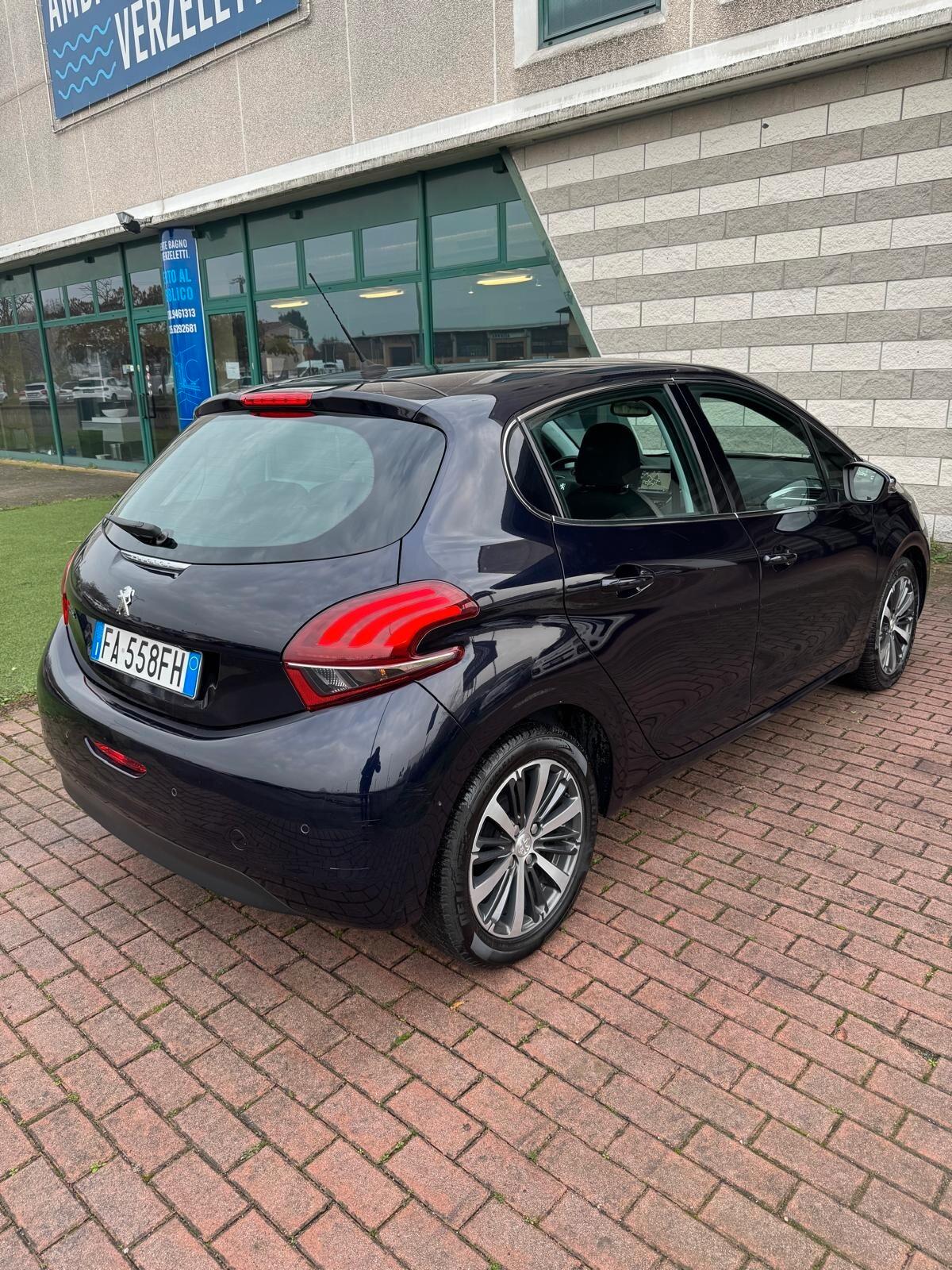 Peugeot 208 PureTech 82 5 porte Allure