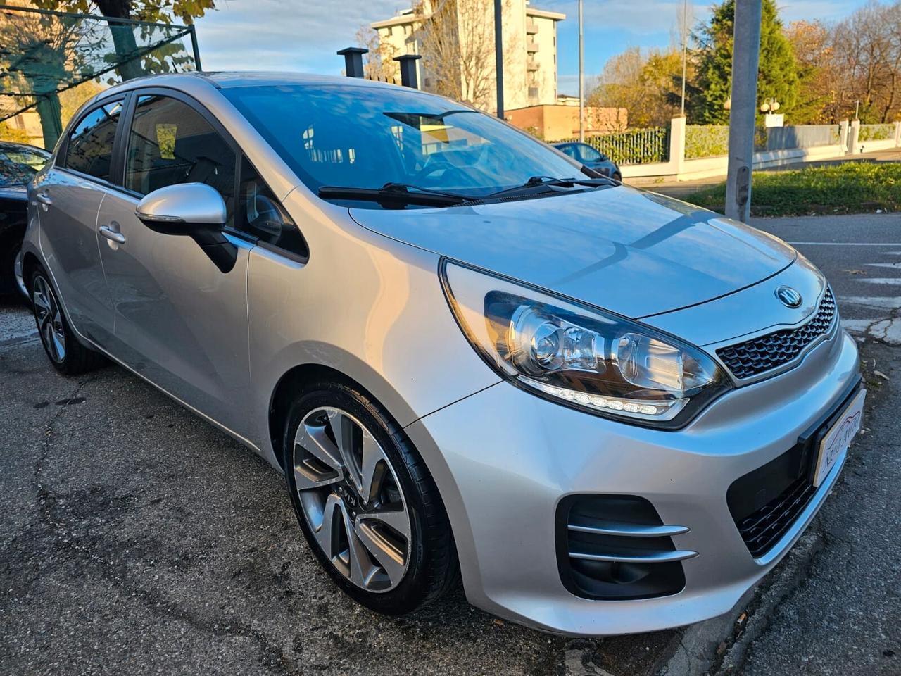 Kia Rio 1.4 CRDi 90cv Collection*Navi*Retrocamera*Neopatentati*E6*