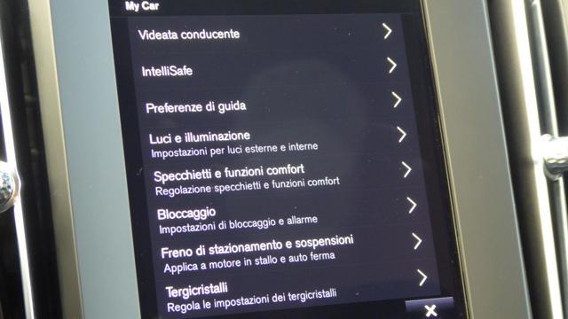 VOLVO XC40 T2 Geartronic Momentum N1 Autocarro