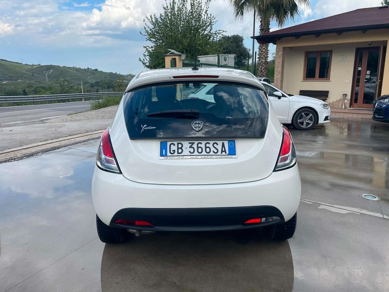 Lancia Ypsilon 1.2 69 CV 5 porte GPL Ecochic Silver
