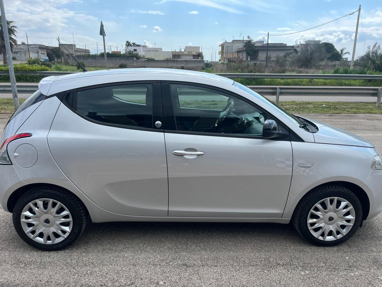 Lancia Ypsilon 1.2 5 porte GPL Gold Unipro 2014