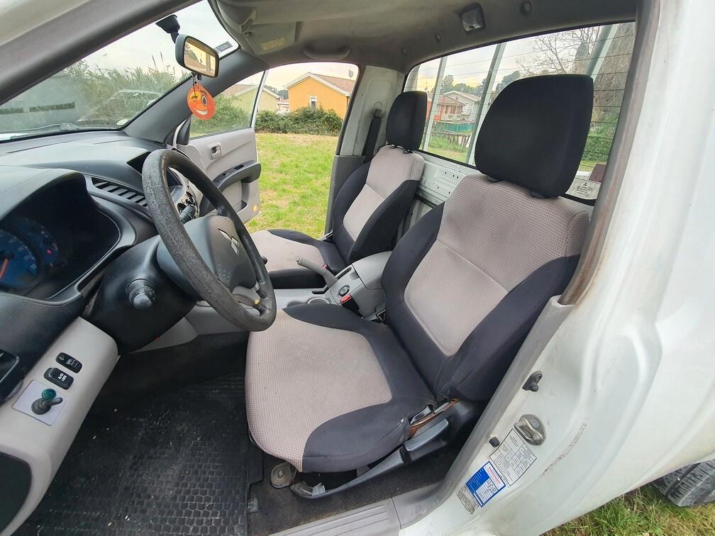 Mitsubishi L200 2.5 DID 4WD RD LOCK Cassone 2,20 m