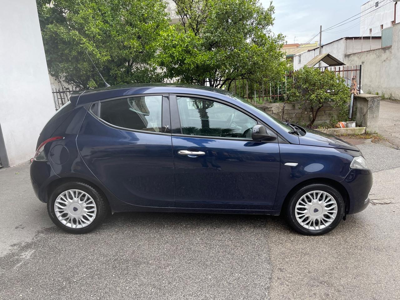 Lancia Ypsilon 1.2 69 CV 5 porte Silver