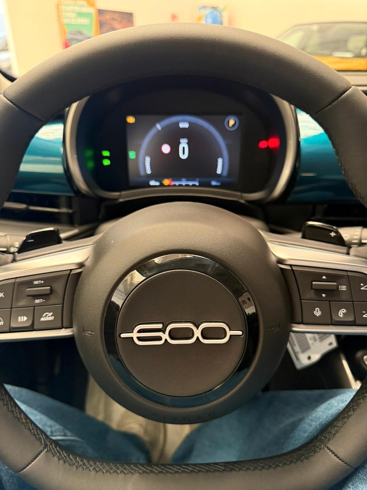 Fiat 600 Hybrid 145 CV DCT MHEV Icon