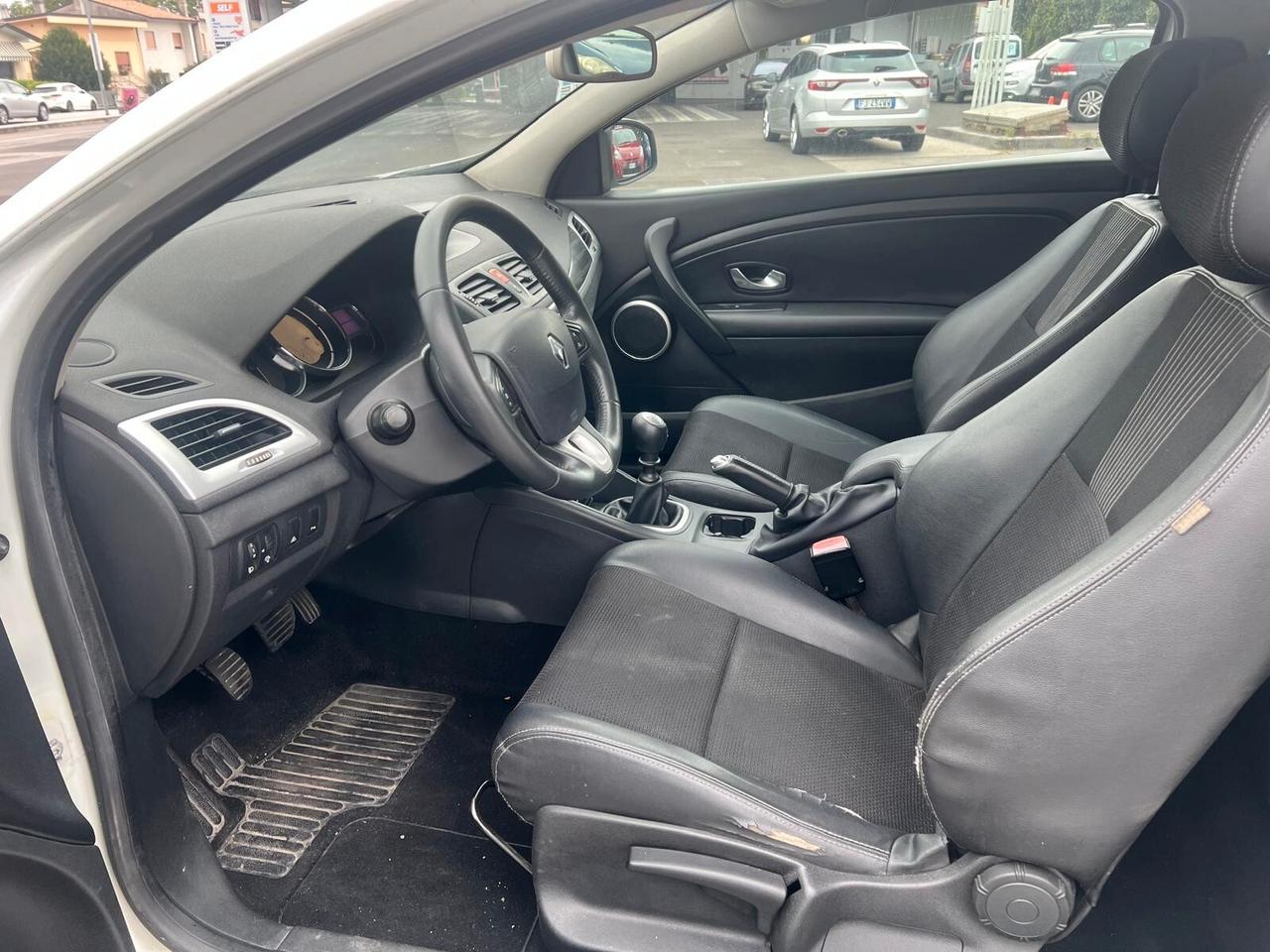 Renault Megane Mégane Coupé 1.5 dCi 110CV Luxe