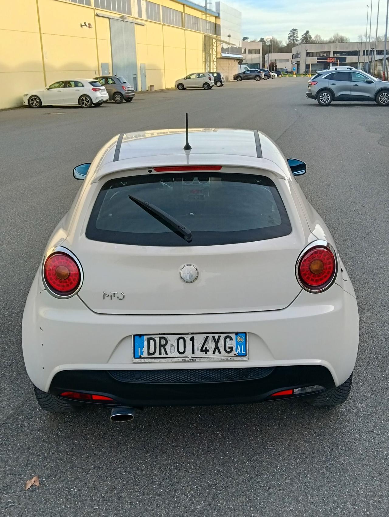 Alfa Romeo MiTo 1.6 JTDm 16V Distinctive Sport Pack