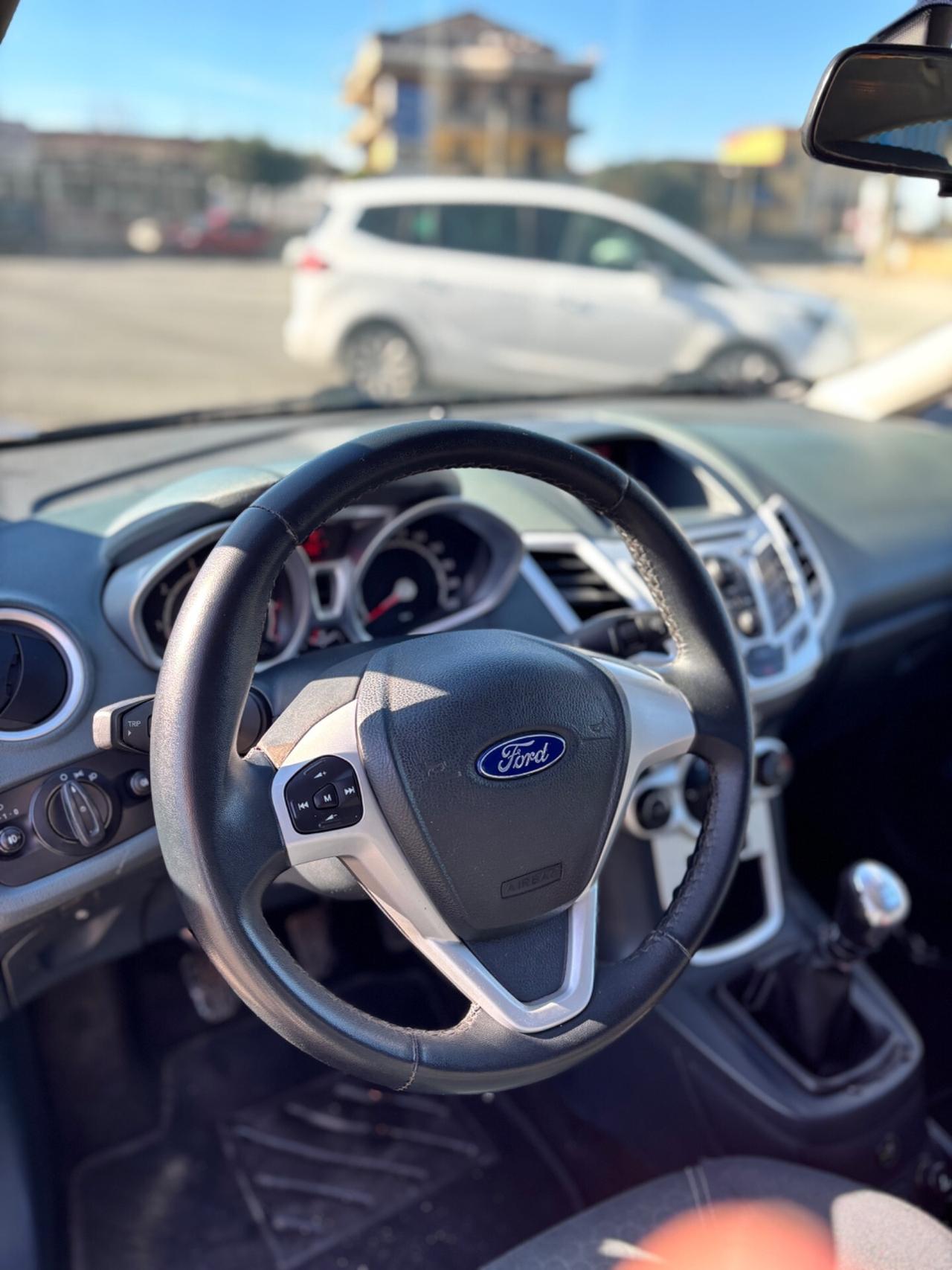 Ford Fiesta 1.4 5 porte Bz.- GPL Titanium