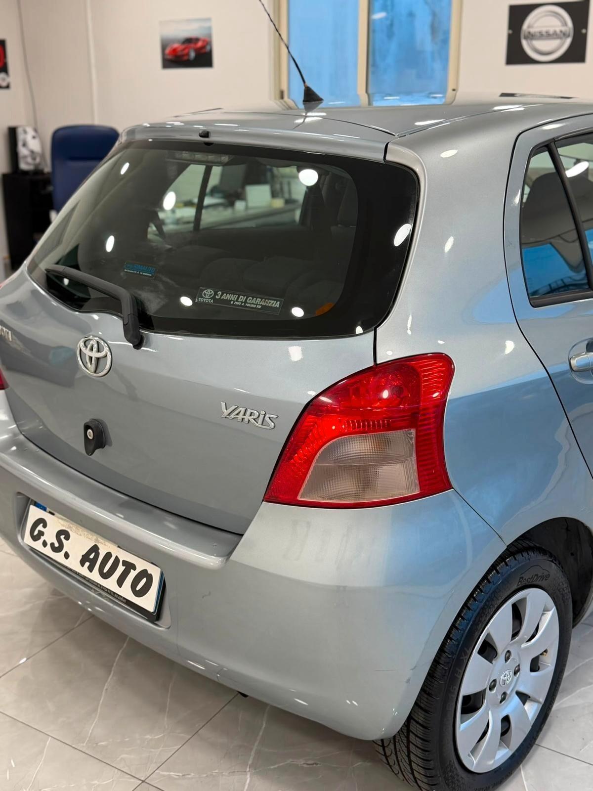 Toyota Yaris 1.0 5 porte Sol