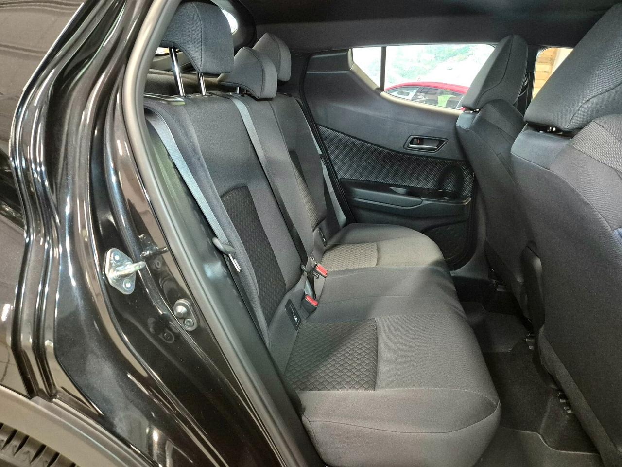 Toyota C-HR 1.8 Hybrid E-CVT Business