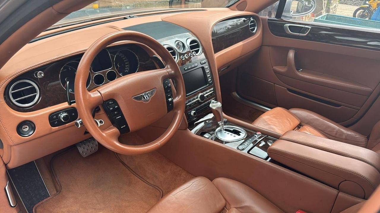 Bentley Continental silver spure