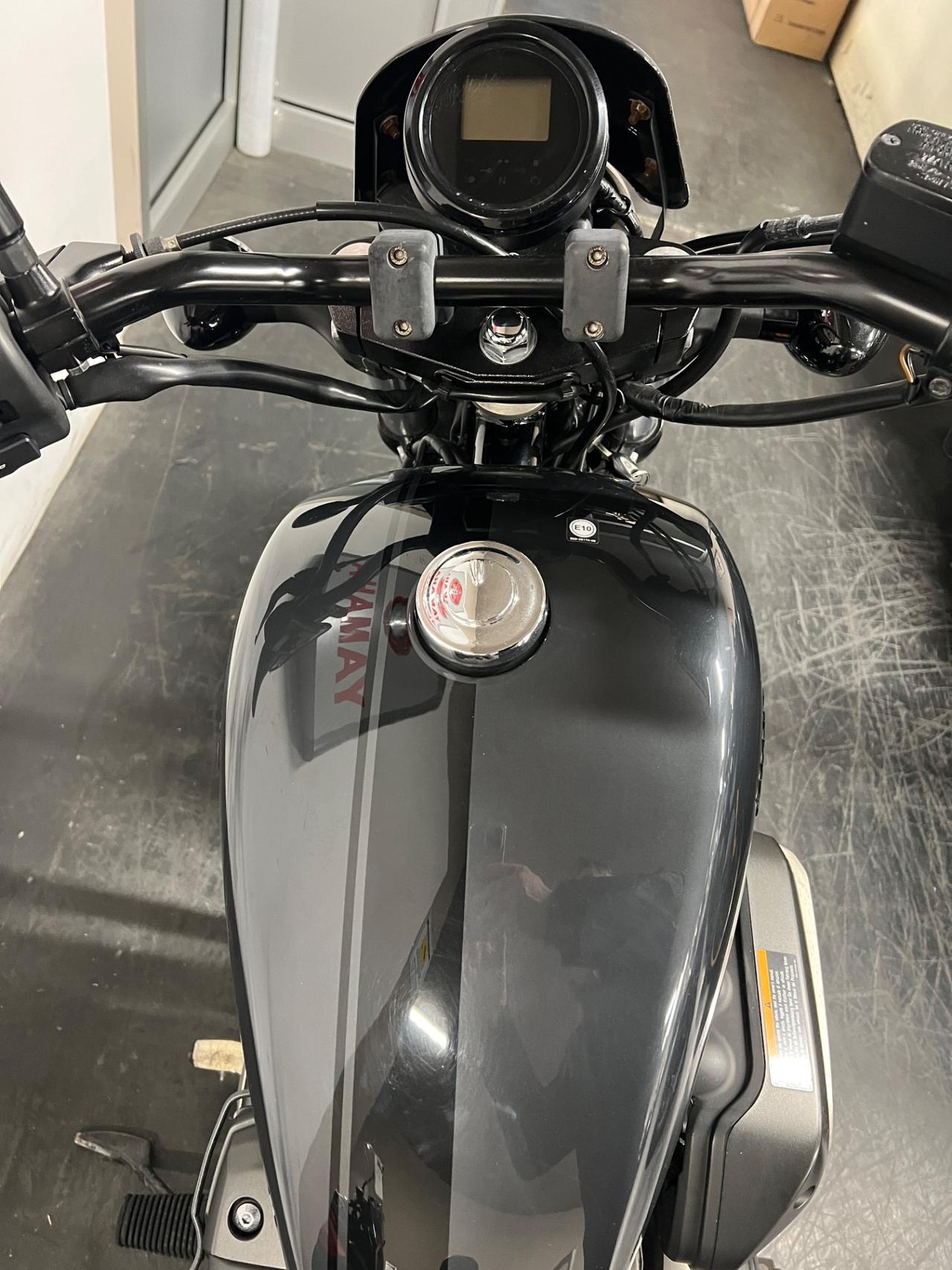 Yamaha XV 950