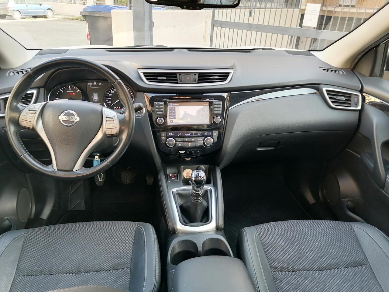 Nissan Qashqai 1.5 dCi DPF TEKNA TETTO FULL