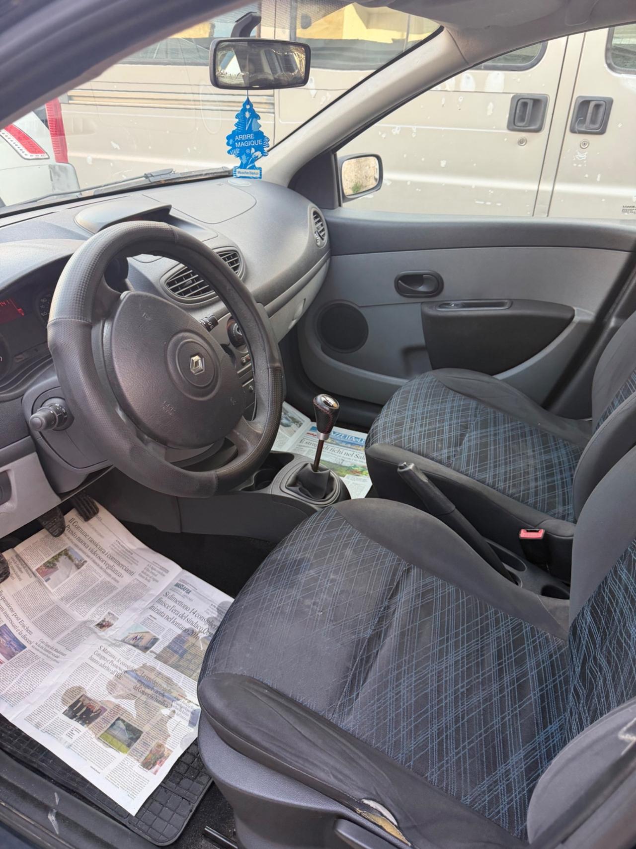 Renault Clio Storia 1.2 16V 5 porte Dynamique