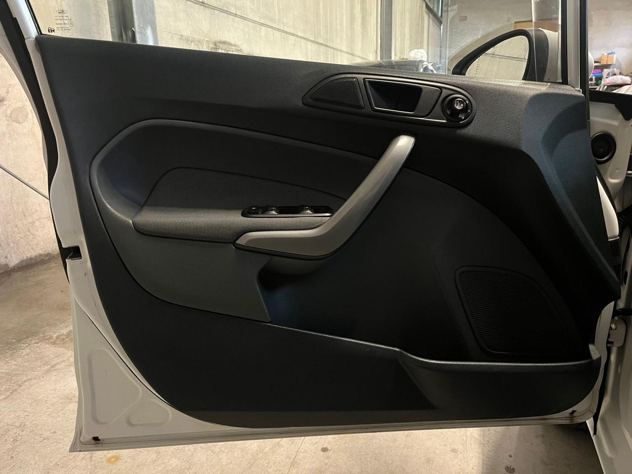 Ford Fiesta 1.4 5 porte Bz.- GPL Titanium