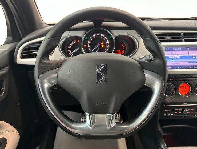 DS AUTOMOBILES DS 3 1.6 THP 155 Just Black