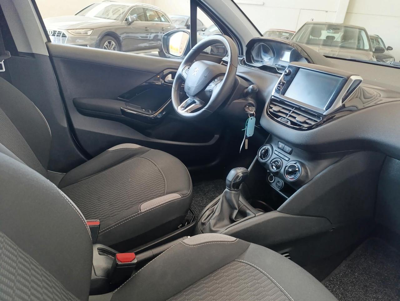 Peugeot 208 5 Porte 208 5p 1.2 puretech Active 82cv