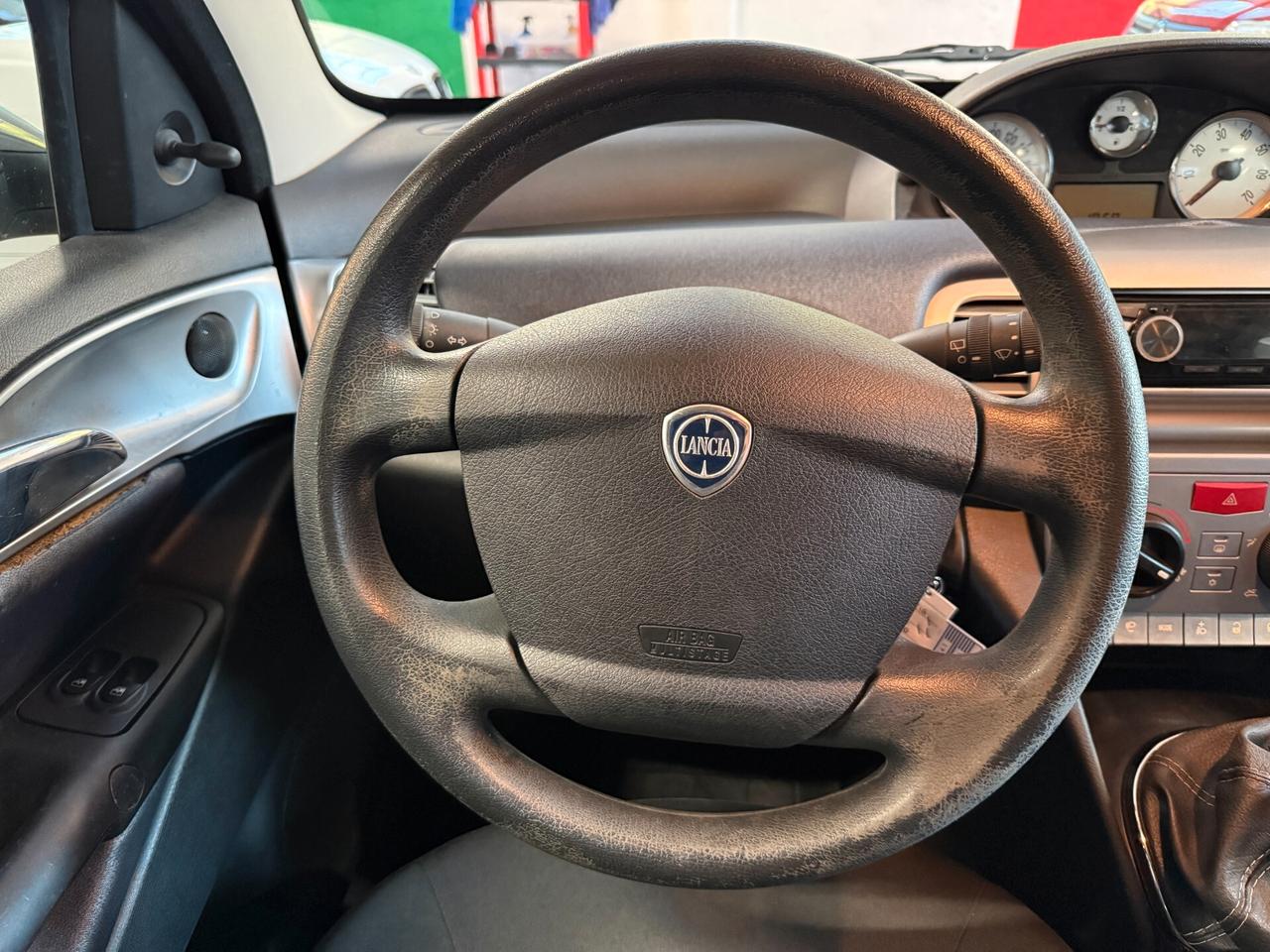 Lancia Ypsilon 1.2 Argento