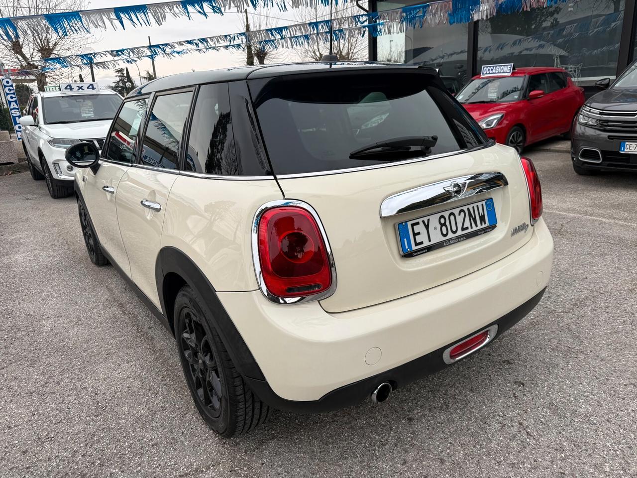 " UNA CHICCA " Mini 1.5 One D Business 5 porte