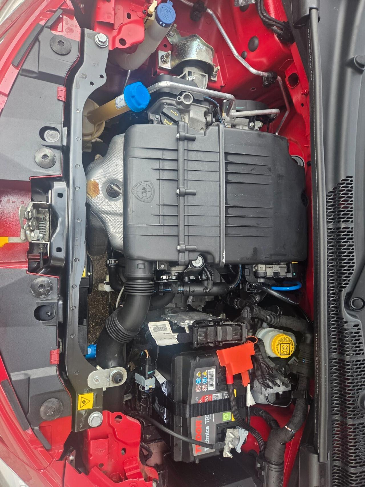 LANCIA YPSILON 1.2 BENZ 4 CILINDRI SOLI KM 66000 CERTIF