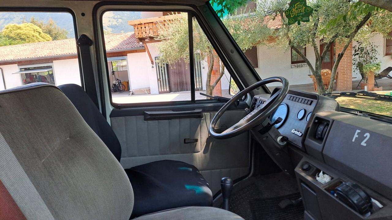Iveco 7 posti solo 80.000 Km cassone 3,2 m