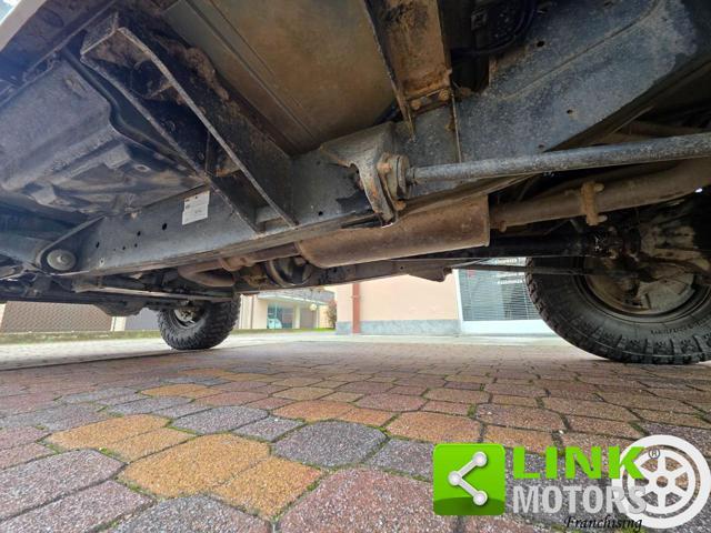 LAND ROVER Defender 2.4 TD4 122 CV 110 Crew Cab