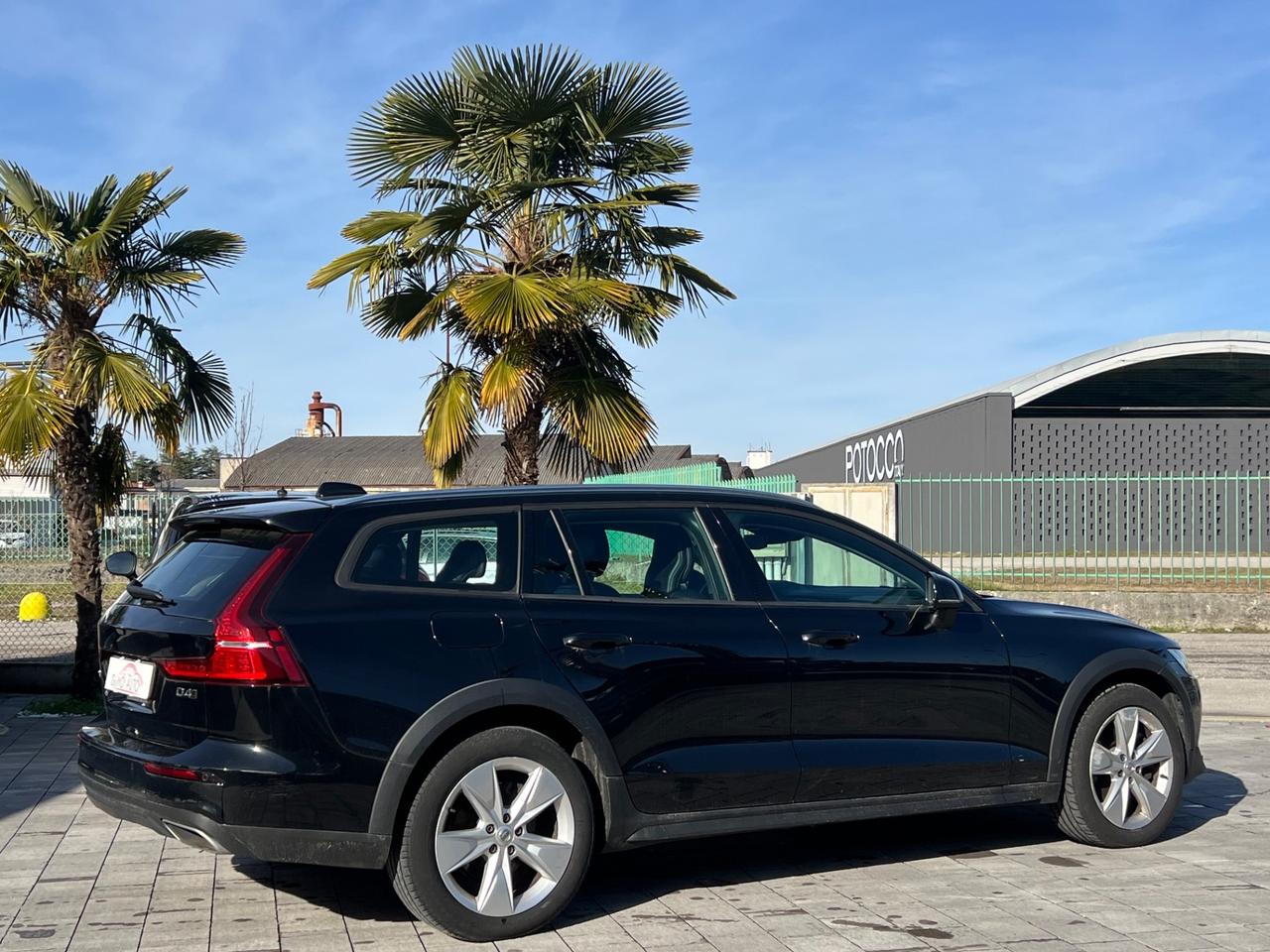 Volvo V60 Cross Country D4 AWD Business Plus