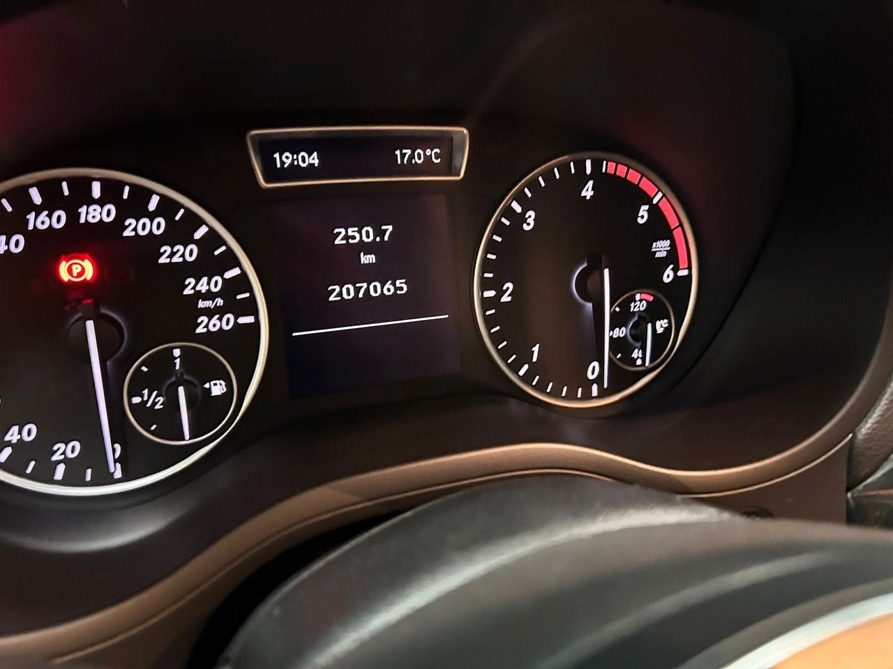 Mercedes-benz B 180 d 2012