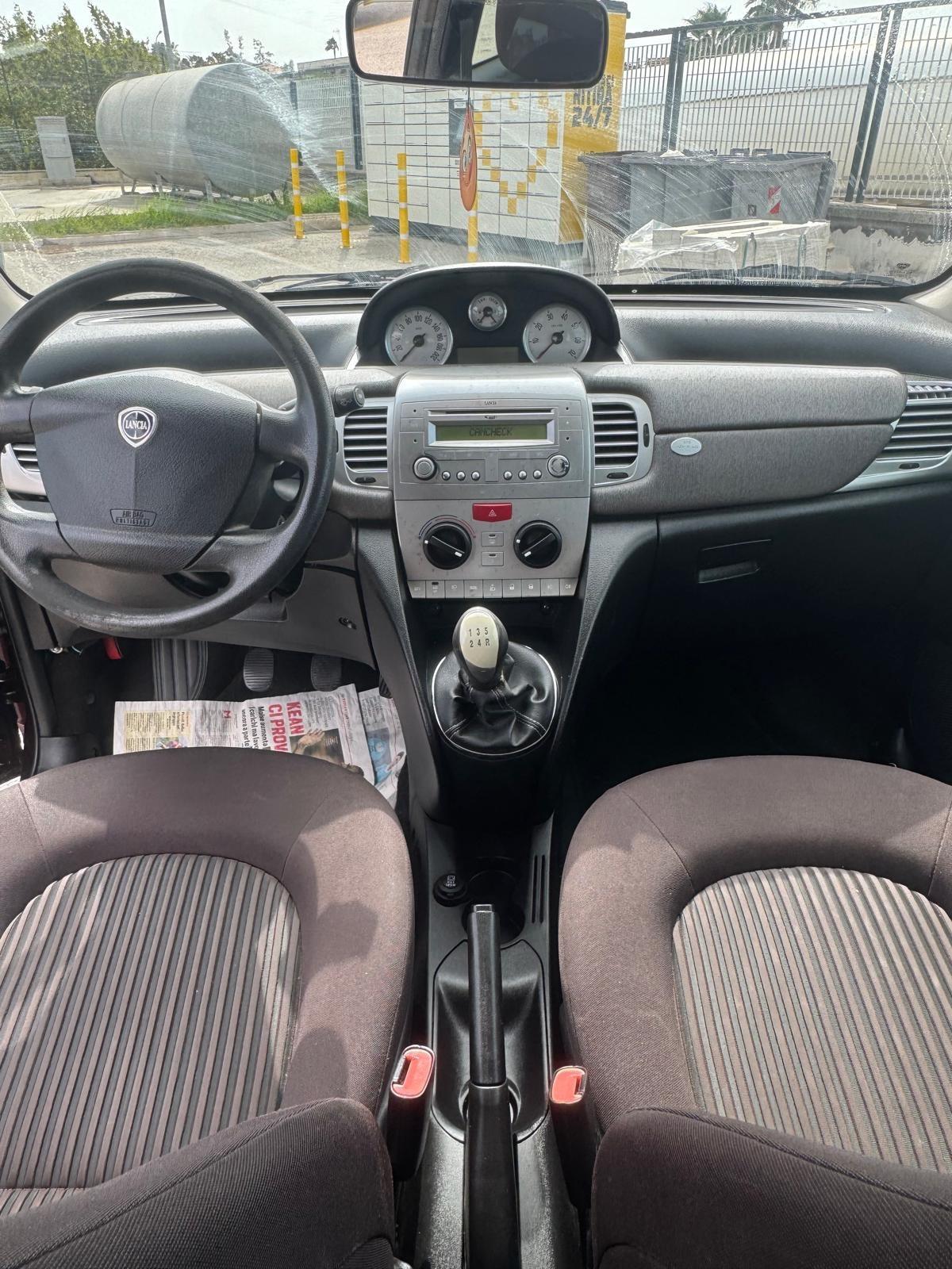 Lancia Ypsilon 1.3 MJT 75 CV